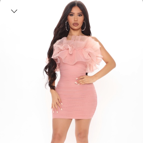 Beautiful mauve dress - perfect for birthday or Photoshoot (worn 1x for pics) - Picture 5 of 5